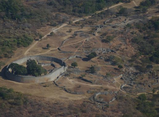 File:Great-zim-aerial-looking-West.JPG - Wikimedia Commons