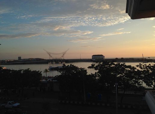 File:Losari Beach, Makassar, Indonesia.jpg - Wikimedia Commons