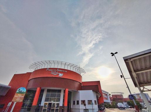Archivo:Plaza Las Américas Tuxtla.jpg - Wikipedia, la enciclopedia libre