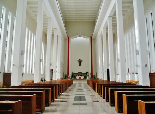 File:Kaunas Auferstehungskirche Innen 1.JPG - Wikimedia Commons