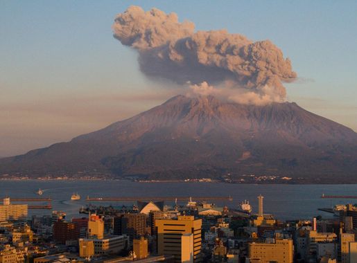 File:Sakurajima at Sunset.jpg - Wikipedia