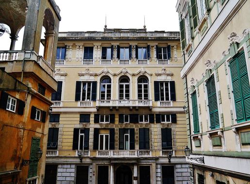 File:Genova Via Balbi 1.jpg - Wikimedia Commons