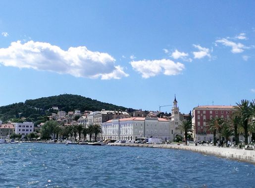 File:Marjan from the Riva.jpg - Wikipedia