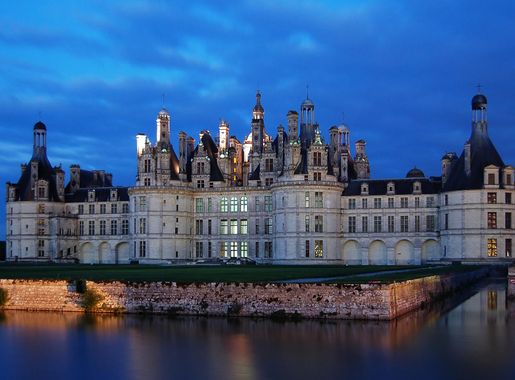 File:Schloss Chambord nachts 2.JPG - Wikimedia Commons