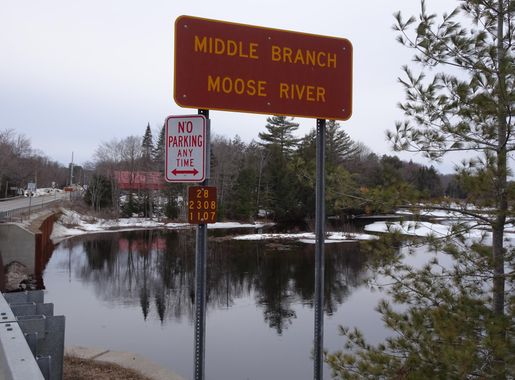 File:Middle Branch Moose River sign at Old Forge Route 28.jpg - Wikimedia  Commons