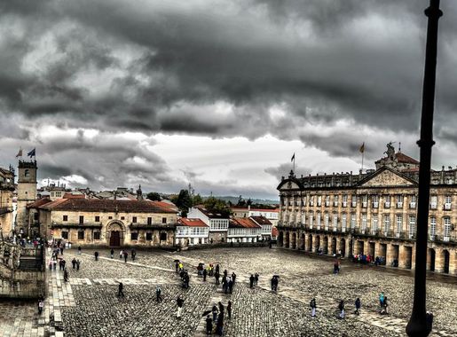 File:Parador de Santiago - Plaza del Obradoiro desde la Suite Real.jpg -  Wikimedia Commons