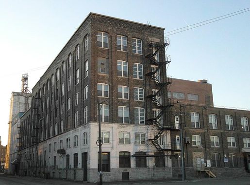 File:Archer Daniels Midland Fulton Market wheat mill.jpg - Wikimedia Commons