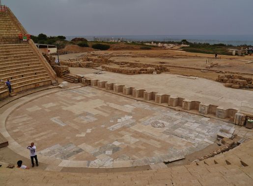 File:Caesarea maritima Römisches Theater 6.JPG - Wikimedia Commons