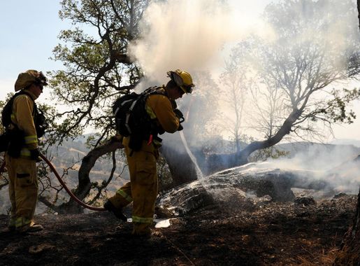 Beale responds to wildfire with local community firefighters > Air Force >  Article Display