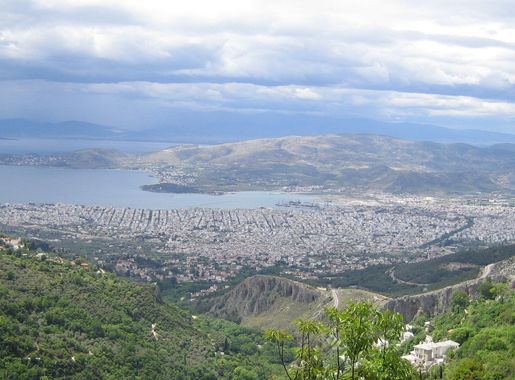 File:Volos view from Pelion (cropped).JPG - Wikimedia Commons