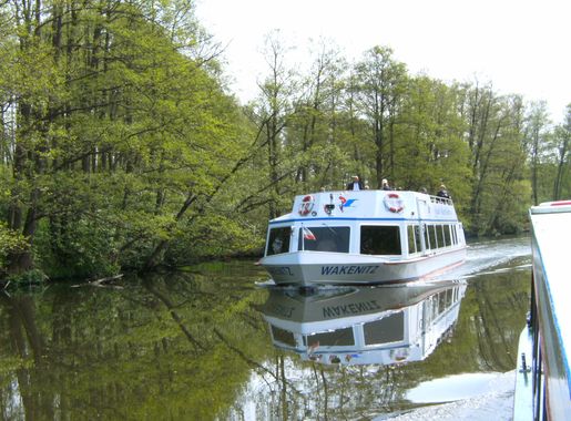 File:Wakenitz-schifffahrt-wakenitz-ship.JPG - Wikimedia Commons