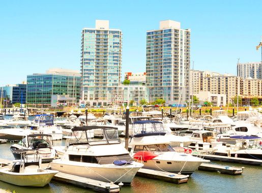 File:Stamford Harbor Point Marina.jpg - Wikimedia Commons
