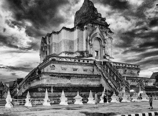 ไฟล์:Pagoda - Wat Chedi Luang temple Chiang Mai Thailand..jpg - วิกิพีเดีย