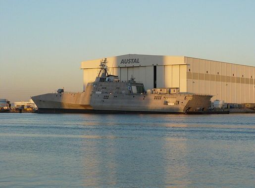 File:USS Independence (LCS-2) 02.JPG - Wikimedia Commons