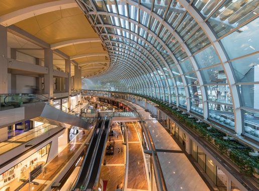 File:Interior of The Shoppes at Marina Bay Sands, Singapore.jpg - Wikimedia  Commons