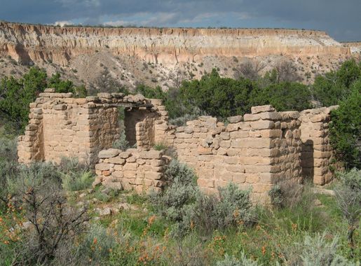 File:Duchess Castle near Tsankawi Bandelier New Mexico.jpg - Wikimedia  Commons