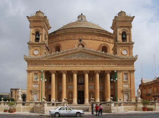 File:Mosta Dome 2009-RZ-2.JPG - Wikimedia Commons