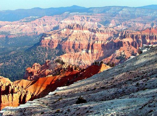 File:Cedar Breaks Morning UT9-09 (24610133315).jpg - Wikimedia Commons