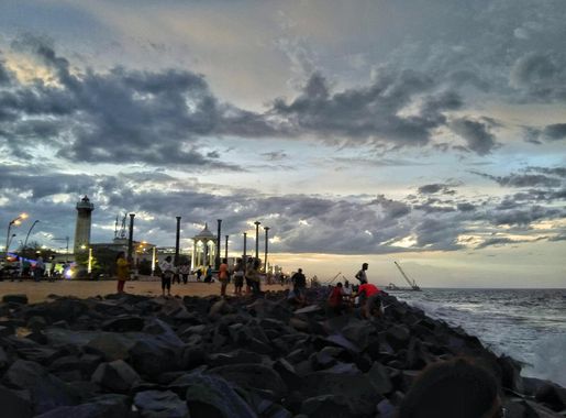 File:Rock Beach Puducherry.jpg - Wikimedia Commons