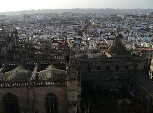 File:Cathedral sevilla exterior 13.JPG - Wikimedia Commons