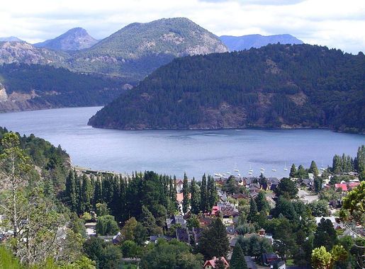 Archivo:SAN MARTIN DE LOS ANDES LACAR.JPG - Wikipedia, la enciclopedia libre