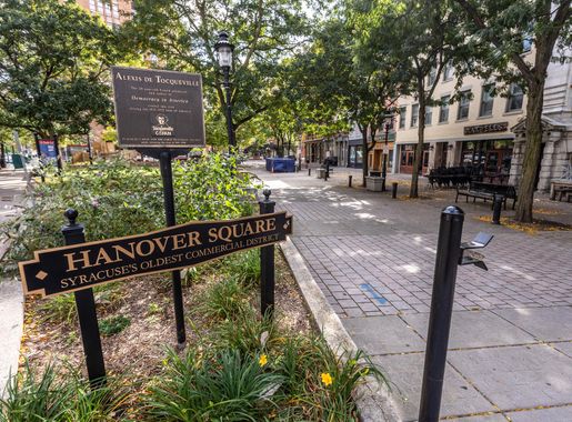 File:Hanover Square, Syracuse New York.jpg - Wikimedia Commons