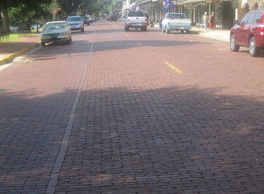 File:Historic brick street in Natchitoches, LA IMG 1943.JPG - Wikimedia  Commons