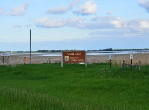 File:Sand Lake NWR sign (9153787450).jpg - Wikimedia Commons