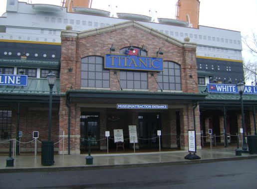 File:Titanic Pigeon Forge museum.JPG - Wikipedia