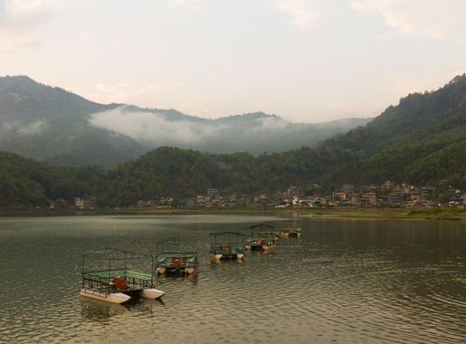 File:Phewa Lake, Pokhara 04.JPG - Wikimedia Commons