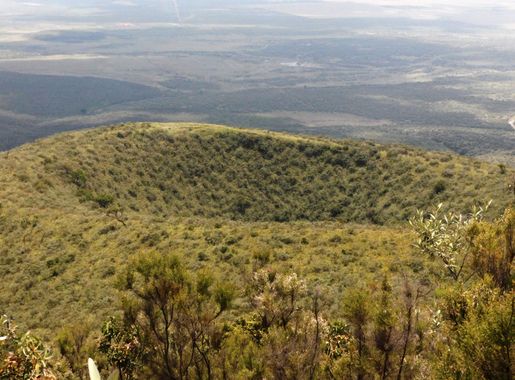 File:Mount Longonot in Kenya 08.jpg - Wikimedia Commons