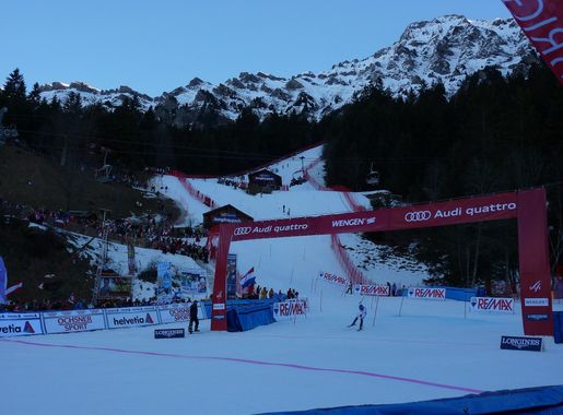File:Lauberhorn slalom 2011 wengen.jpg - Wikimedia Commons