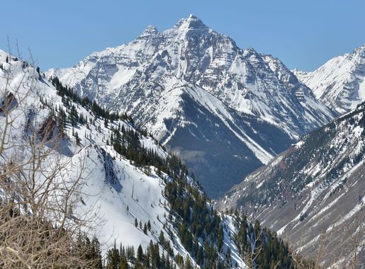 File:Aspen Highlands Highlands Pyramid Peak.jpg - Wikimedia Commons