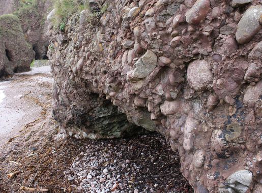 File:Cushendun Caves, September 2010 (03).JPG - Wikimedia Commons