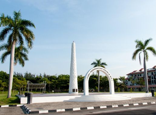 Datei:KotaKinabalu Sabah TuguPeringatan DoubleSix-1.jpg – Wikipedia