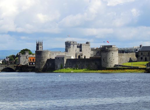 Berkas:King John's Castle Limerick (13th century).JPG - Wikipedia bahasa  Indonesia, ensiklopedia bebas