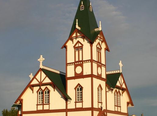 File:Church Husavik.jpg - Wikimedia Commons