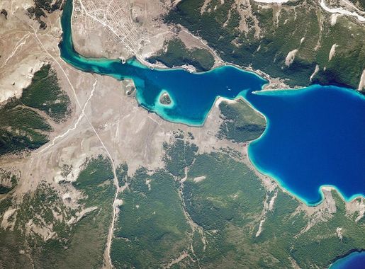 File:ISS-052-E-045462 (Lake Khuvsgul) lrg.jpg - Wikimedia Commons
