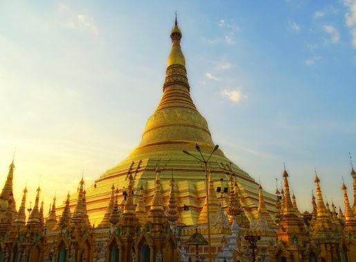 File:Shwedagon Pagoda 2017.jpg - Wikimedia Commons