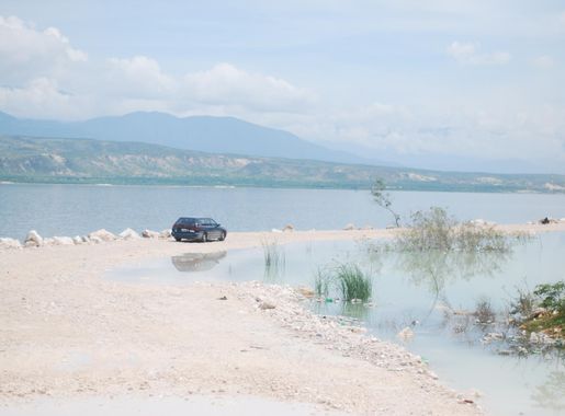 Archivo:Hispaniola border road.jpg - Wikipedia, la enciclopedia libre
