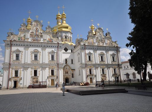 File:Cathedral of the Dormition - Kiev Pechersk Lavra (8601807770).jpg -  Wikipedia