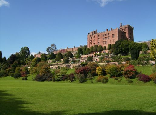 File:Powis castle terraces.JPG - Wikimedia Commons