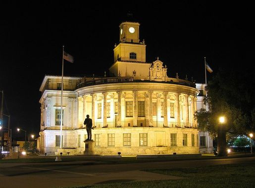 File:Coral Gables City Hall at night.jpg - Wikimedia Commons