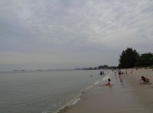 File:Penang view from Pantai Bersih Butterworth (28242848225).jpg -  Wikimedia Commons