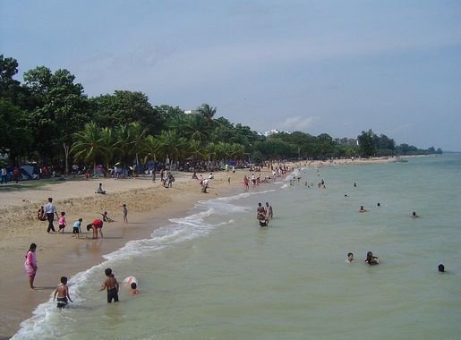 File:Beach at East Coast Park, Singapore - 20050809-01.jpg - Wikimedia  Commons