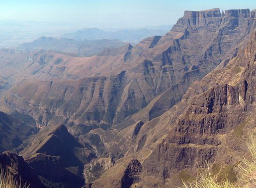 Lêer:Amphitheatre Drakensberg View.jpg - Wikipedia
