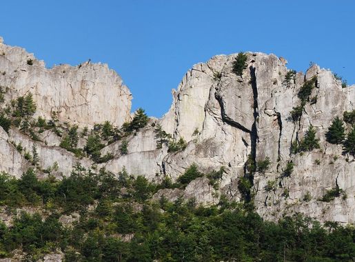 File:Seneca Rocks - front 1.jpg - Wikimedia Commons