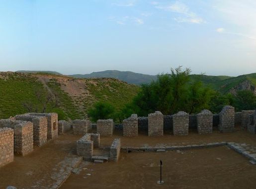 File:Panorama at Jaulian - Ancient Buddhist Monastery - Taxila, Pakistan -  566-31.JPG - Wikipedia