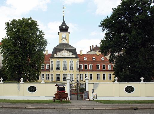 File:Gohliser Schloesschen Leipzig 2.jpg - Wikimedia Commons