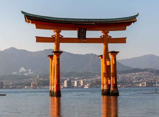 File:20181111 Itsukushima Shrine torii-2.jpg - Wikimedia Commons
